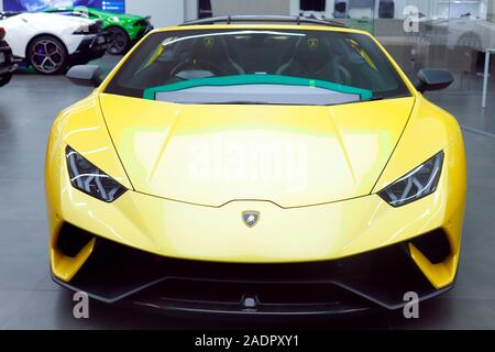 Toute nouvelle Lamborghini est à la nouvelle concession Lamborghini à Leeds. Banque D'Images