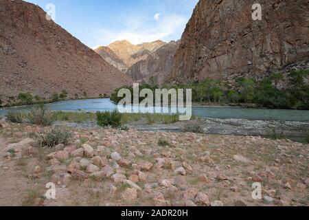 Paysages de la Mongolie, Hovd river Banque D'Images