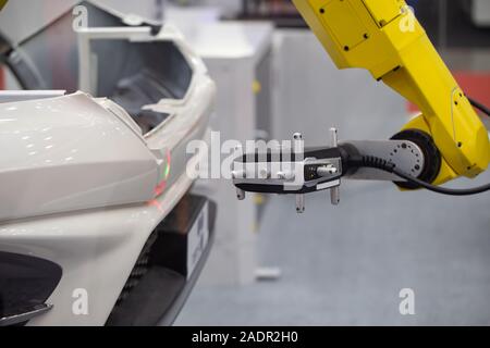 Bras robotisés dans insustry numérisation CMM Automobile Banque D'Images