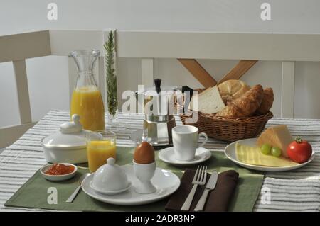 Singlefrühstück - le petit-déjeuner seul Banque D'Images