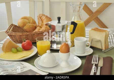 Singlefrühstück - le petit-déjeuner seul Banque D'Images