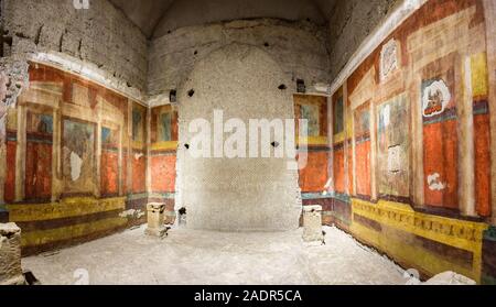 Image panoramique de fresques romaines, peinture murale d'une pièce dans la Maison d'Auguste, Domus Augusti, Mont Palatin, Forum romain, Rome, Italie Banque D'Images