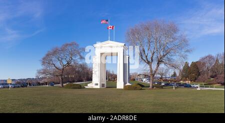 Blaine (Washington) - Nov 27, 2019 : la frontière peace arch. Peace Arch frontière entre le Canada et les États-Unis représentent la plus longue frontière non défendue du monde. Banque D'Images