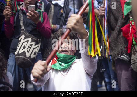 4 décembre 2019 : les peuples autochtones de Cauca en profondeur la troisième grève nationale dans la ville de Bogota. (Crédit Image : © Daniel Garzon Herazo/Zuma sur le fil) Banque D'Images