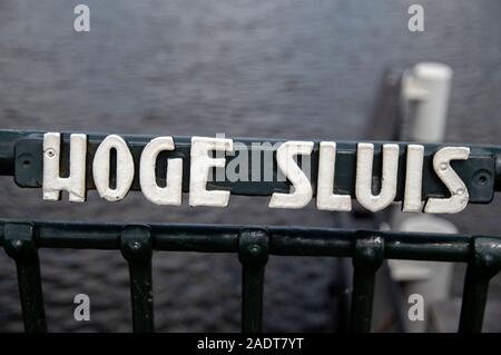 Inscrivez-pont Hoge Sluis à Amsterdam aux Pays-Bas 2019 Banque D'Images