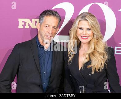 New York, NY - 3 décembre 2019 : Kenneth Cole, Christie Brinkley assister à la 33e édition Footwear News Achievement Awards au Siège de l'IAC Banque D'Images