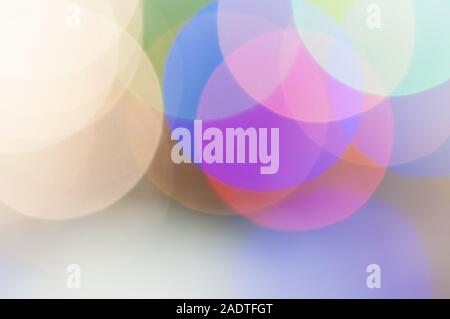 Multi-fête colorée de cercles colorés . Résumé flou artistique flou d'arrière-plan les lumières multicolores Banque D'Images