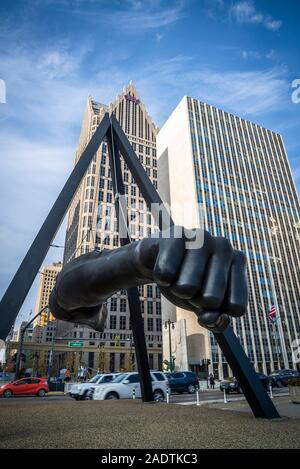 Monument à Joe Louis, 27-ft. bronze memorial, alias 'le poing,' pour le champion poids lourd africain-américain Joe Louis, Detroit, Michigan, USA Banque D'Images