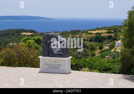 Village de Monolithos, Rhodes, Grèce - 28 mai 2019 : War mémorial dédié à la résistance grecque de l'île de Rhodes et le Dodécanèse archipela Banque D'Images
