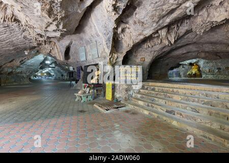 Wat Tham Sumano cave temple, Thaïlande Banque D'Images