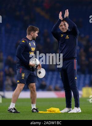 John Terry entraîneur adjoint de Aston Villa lors de la Premier League match entre Chelsea et Aston Villa à Stamford Bridge in London, UK - 4e Banque D'Images