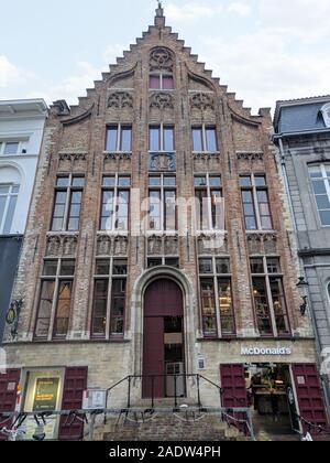 Restaurant Mcdonald's ville de Bruges qui est également un site du patrimoine mondial de l'Unesco à partir de la Belgique Banque D'Images