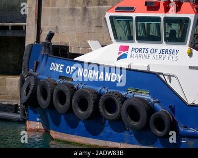 Duc de Normandie remorqueur dans le port de Jersey Banque D'Images