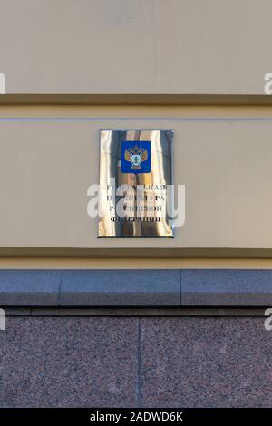 Moscou, Russie - 01 décembre 2019 : la plaque avec l'inscription Procureur Général de la Fédération de Russie sur l'immeuble. La construction de la Banque D'Images