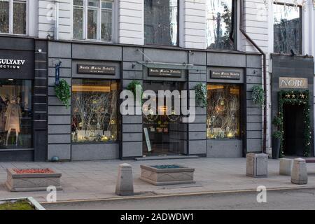 Moscou, Russie - 01 décembre 2019 : Parfum Florentin légendaire et pharmaceutiques House Santa Maria Novella, direction générale. Magasin de parfums sur Tverska italien Banque D'Images