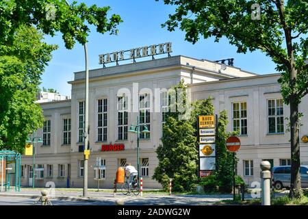 Haus Zenner Restaurant und Biergarten, Alt-Treptow, Treptow-Köpenick, Berlin, Deutschland Banque D'Images