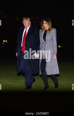 Washington, District de Columbia, Etats-Unis. 9Th Jul 2019. Le Président des Etats-Unis, Donald J. Trump et la première dame Melania Trump retour à la Maison Blanche à Washington, DC après un voyage à Londres pour le sommet de l'OTAN le mercredi, Décembre 4, 2019 Crédit : Erin Scott/CNP/ZUMA/Alamy Fil Live News Banque D'Images