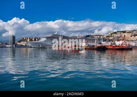 Paquebot de croisière MSC Preziosa bateau amarré au port de Gênes, Italie, Europe Banque D'Images