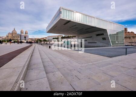 Villa Méditerranée centre culturel conçu par l'architecte milanais Stefano Boeri à Marseille, France, Europe Banque D'Images