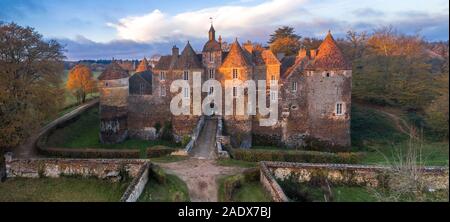 La France, l'Yonne, la Puisaye, Treigny, Château de Ratilly (vue aérienne) // France, Yonne (89), Puisaye, Treigny, château de Ratilly (vue aérienne) Banque D'Images