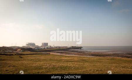 Un grand angle de vue et Heysham 1 2 centrales nucléaires dans le nord-ouest de l'Angleterre. Banque D'Images