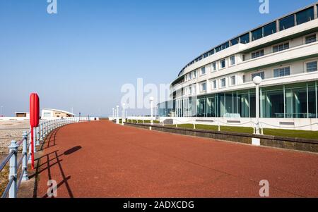 L'hôtel Midland, Morecambe, Lancashire. Face à la promenade du front de mer et, l'Art déco est un monument dans la ville balnéaire. Banque D'Images