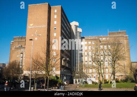 L'Université d'Aston, étudiant les étudiants,l'éducation,campus,Ville,,Center,de,,Birmingham West Midlands West Midlands,,,Angleterre,English,GB,Bretagne,la,UK Banque D'Images