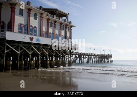 Tôt le matin, Daytona Beach pier florida usa Banque D'Images