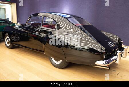 Londres, Royaume-Uni. 5 déc, 2019. Un photocall a eu lieu à Bonhams New Bond Street pour leurs belles Collectors Motor car la vente. Sur l'écran : 1953 Bentley R-type berline sport Continental. Estimé à £900-£00, 1 100,000.La vente de 35 voitures de collection anciennes et modernes a lieu le samedi 7 décembre à 14h30. Credit : Keith Larby/Alamy Live News Banque D'Images