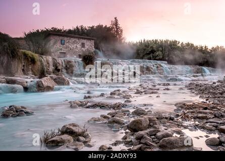 L'enregistrement à long terme de la Sulphur Springs, Saturnia, Italie Banque D'Images