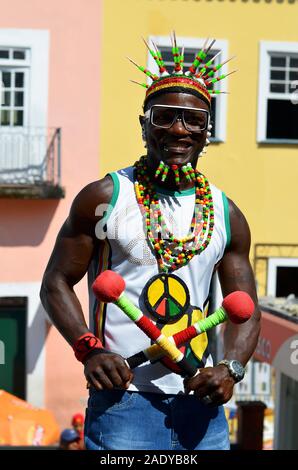 Le batteur du groupe Olodum percussion brésilien. Banque D'Images