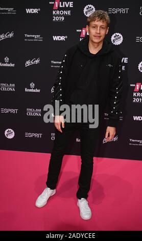 Cologne, Allemagne. Le 05 mai 2019. Le chanteur Tim Bendzko vient à la Jahrhunderthalle, pour l'attribution du 1Live Krone 2019. Credit : Henning Kaiser/dpa/Alamy Live News Banque D'Images