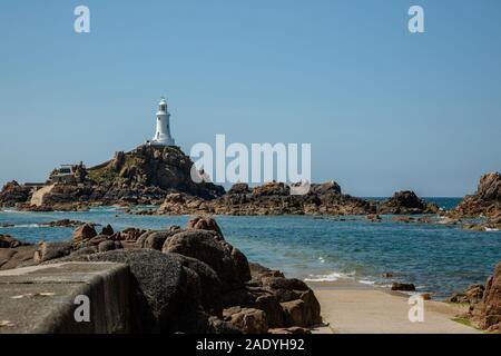 Étés ensoleillés journée à La Corbiere lighthouse, Jersey, Channel Islands Banque D'Images