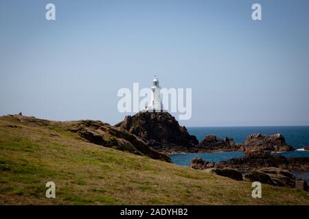 Étés ensoleillés journée à La Corbiere lighthouse, Jersey, Channel Islands Banque D'Images