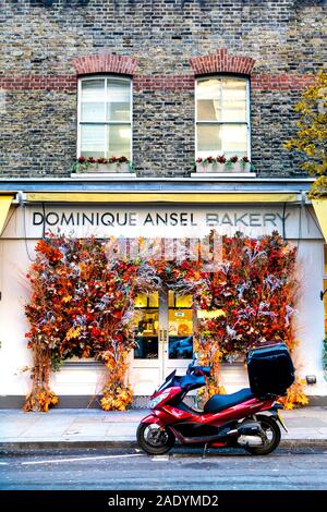 Extérieur de Dominique Ansel Bakery en automne, London, UK Banque D'Images