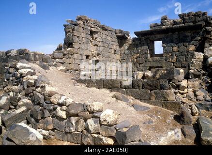 Ruines d'une église byzantine datant du 17ème siècles à Umm al-Jimal, Jordanie. Un total 17 des immeubles en ruines subsistent de cette période. Banque D'Images