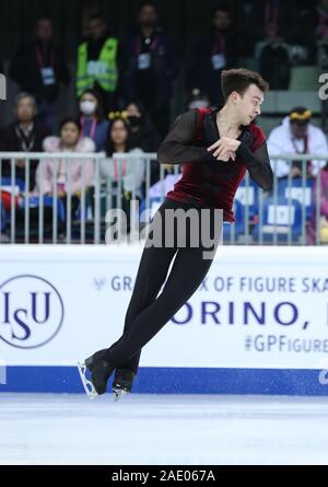 Turin, Italie. 5 déc, 2019. Dmitri Aliev de Russie au cours de la concurrence le programme court à la ISU Grand Prix of Figure Skating Final 2019 à Turin, Italie, 5 décembre 2019. Credit : Cheng Tingting/Xinhua/Alamy Live News Banque D'Images