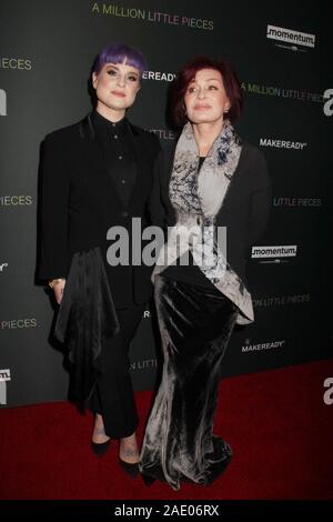 Kelly Osbourne, Sharon Osbourne 12/04/2019 Le Los Angeles Projection spéciale de "un million de petits morceaux' qui s'est tenue au London West Hollywood à Beverly Hills à West Hollywood, CA. Photo par I. Hasegawa / HNW / PictureLux Banque D'Images