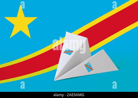 République démocratique du Congo drapeau représentées sur les avions en origami papier. Concept arts artisanaux orientaux Banque D'Images