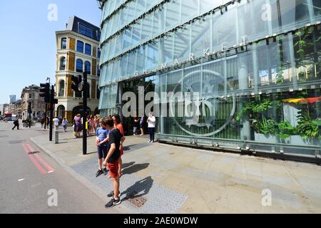 Le quartier animé de Borough Market à Londres, en Angleterre. Banque D'Images