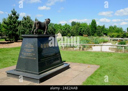 ALREWAS, UK - 21 MAI 2014 - L'Hampshire Regiment Memorial, le National Memorial Arboretum, Alrewas, Staffordshire, Royaume-Uni, le 21 mai 2014. Banque D'Images