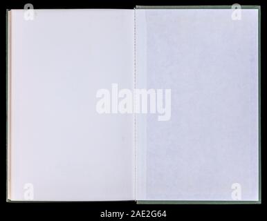 Le livre s'est déroulé sur la Endpaper, montrant le papier blanc à l'intérieur, isolé sur fond noir. Banque D'Images