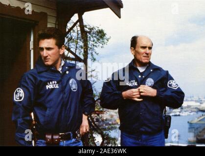 ROBERT DUVALL et Sean Penn en couleurs (1988), réalisé par Dennis Hopper. Credit : ORION PICTURES / Album Banque D'Images