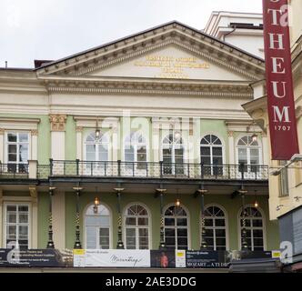 Stavovské divadlo historique ou Estates Theatre opera house, dans la vieille ville de Prague en République tchèque. Banque D'Images