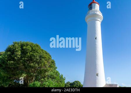 Split Point Lighthouse est un phare près de Aireys Inlet, une petite ville sur la Great Ocean Road, à Victoria, en Australie. Le Grand Océan de marche, Banque D'Images