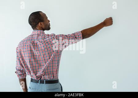 Homme professionnel écrit au conseil Banque D'Images