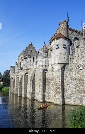 Gravensteen médiévale / château des comtes dans le centre-ville historique de Gand, Flandre orientale, Belgique Banque D'Images