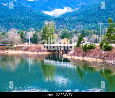 Nicomen Slough au pont au Deroche, British Columbia, Canada Banque D'Images