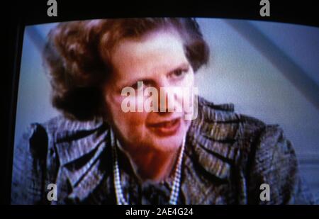 Capture TV de l'aile droite de la Grande-Bretagne le premier ministre conservateur Margaret Thatcher. Banque D'Images