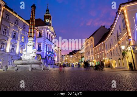 Ljubljana. Image de Ljubljana, Slovénie à l'heure du bleu crépuscule Banque D'Images